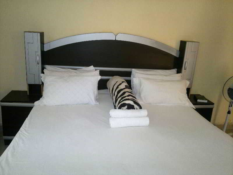 Bulawayo Continental Hotel Ngoại thất bức ảnh
